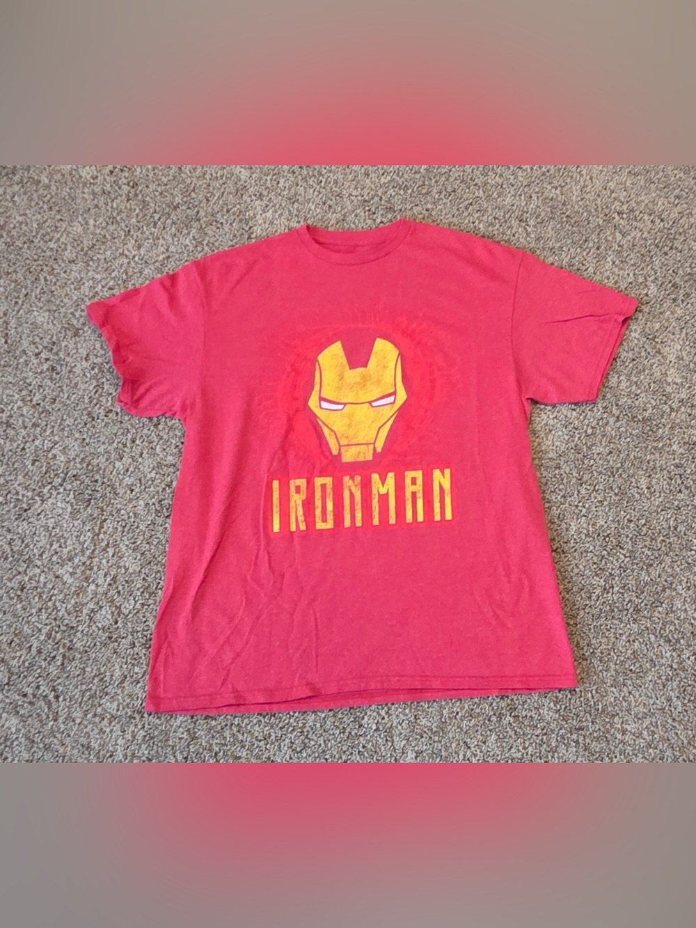 Men’s Large Red Marvel Iron Man T
